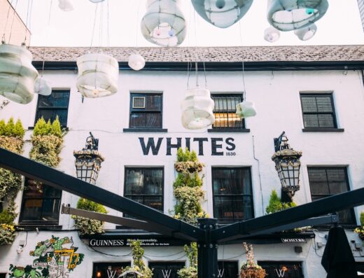 Whites Tavern